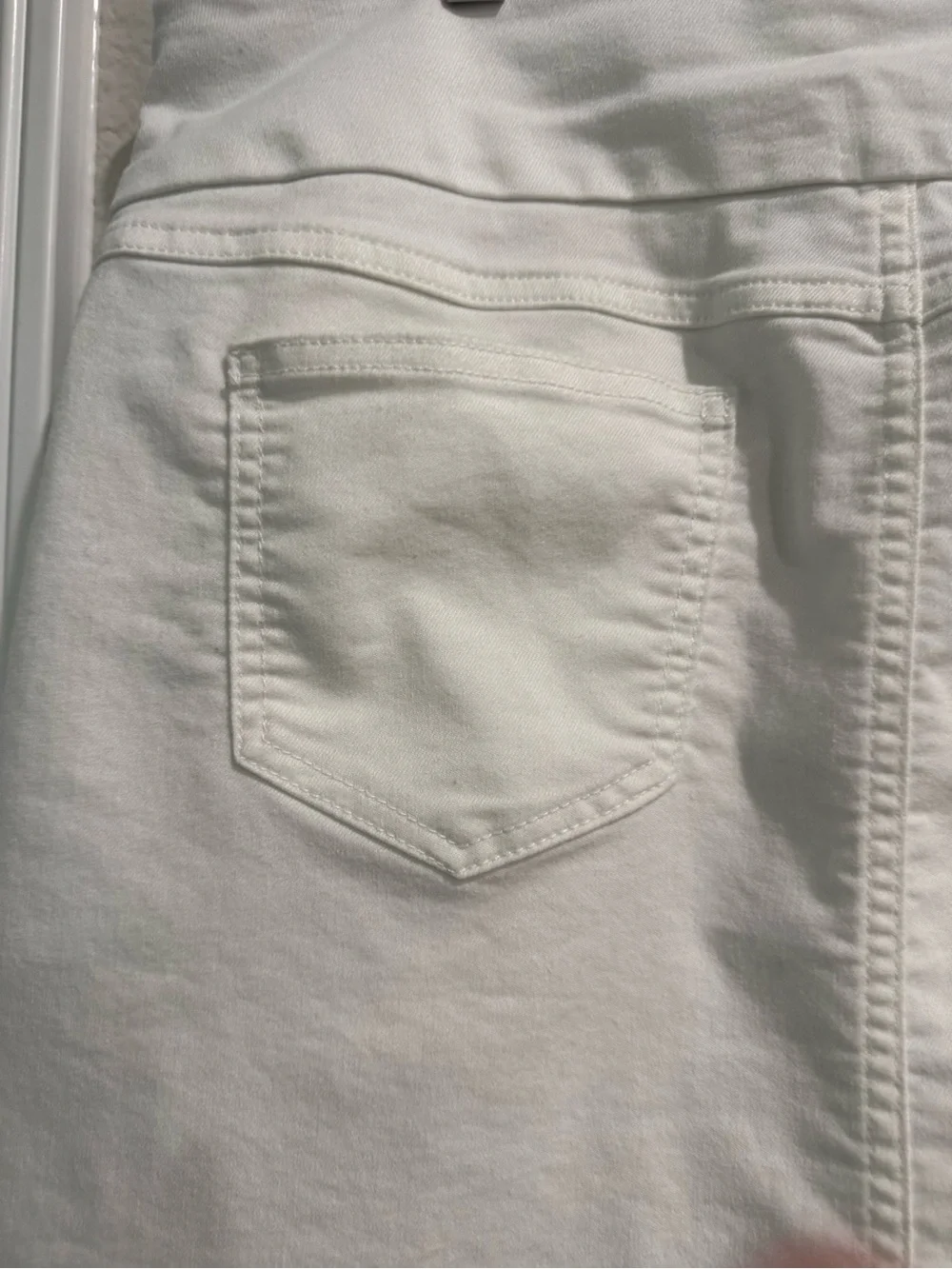 White Mini Skirt - Classic Pull-On Style - size L - Picture 7 of 11